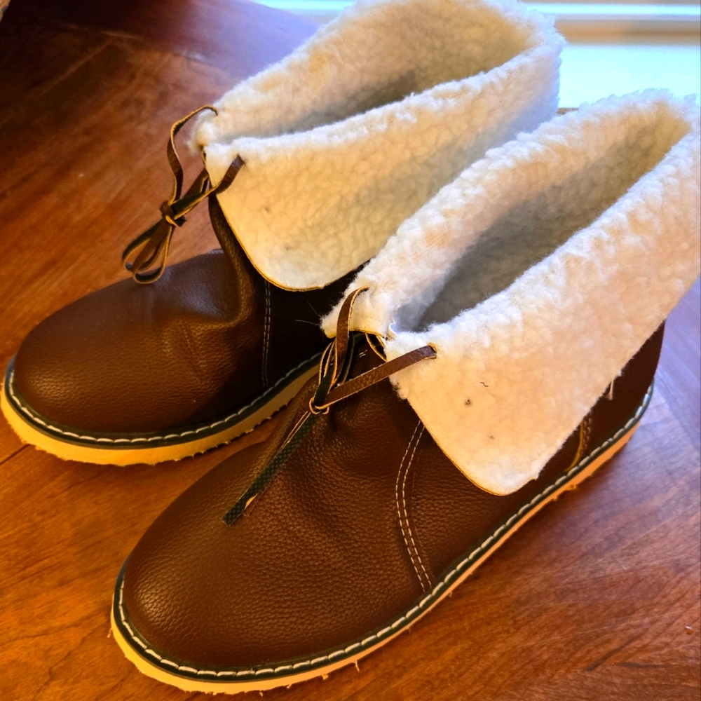New Bootie Brown, indoor outdoor NWOT